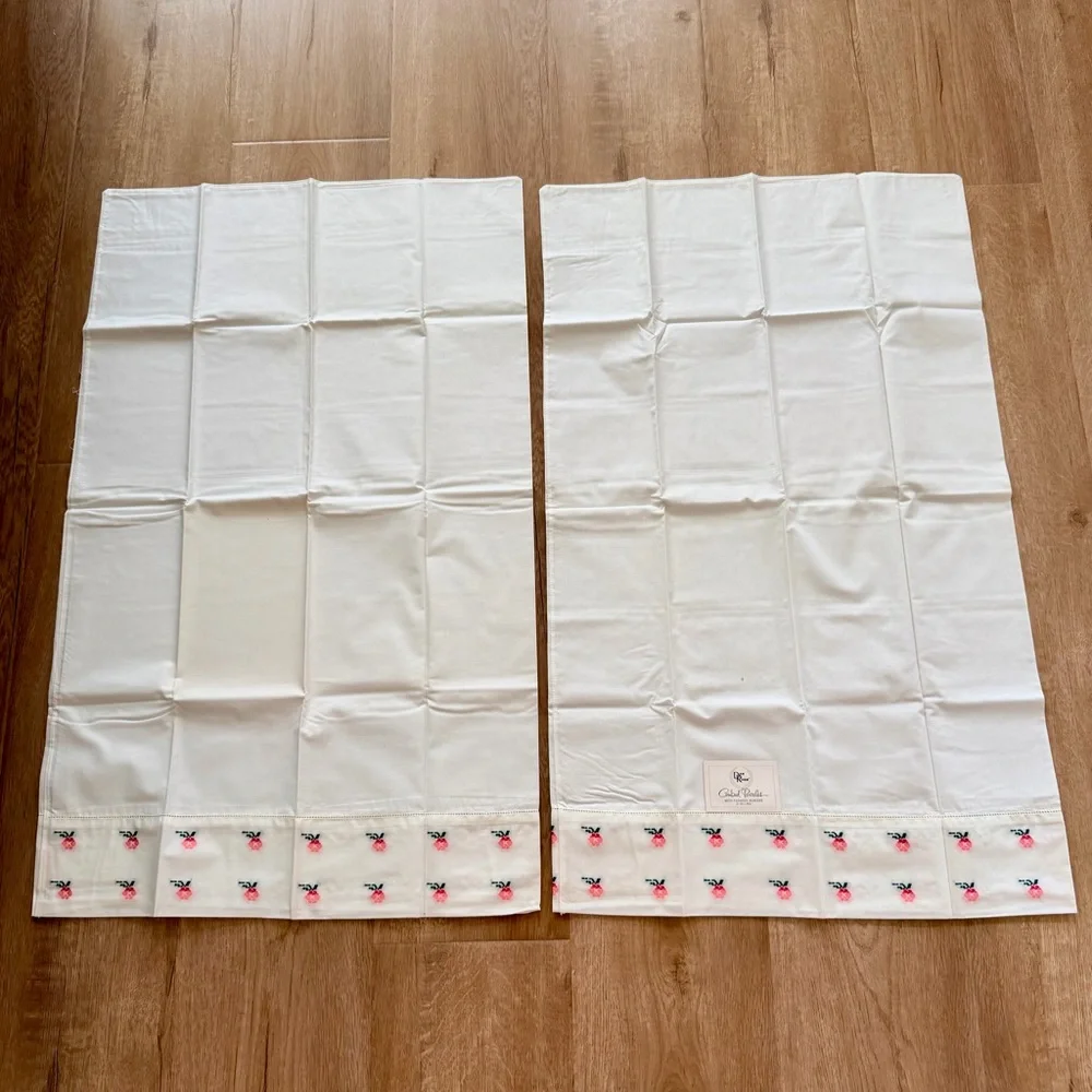 NOS Dan River Combed Percales Fashion Borders Cotton Two Pillowcases 42 x 38 1/2